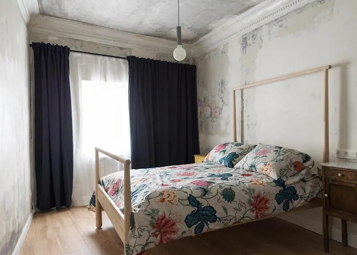 Un Piso Especial En El Casco Historico De Burgos