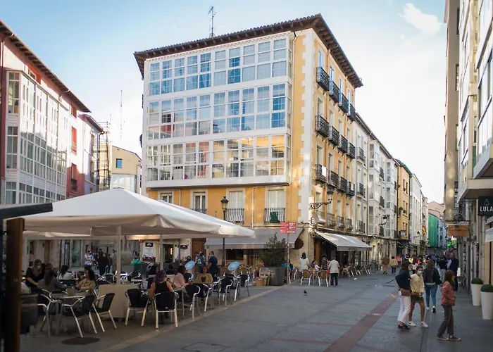 Un Piso Especial En El Casco Historico De Burgos